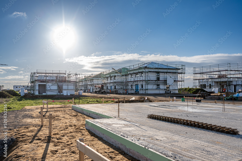 Naklejka premium Neubaugebiet mit Fundament Bodenplatte