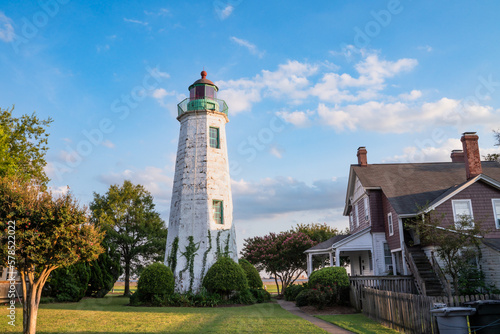 Cuadro en lienzo Historic Old Point Comfort Lighthouse in Hampton VA