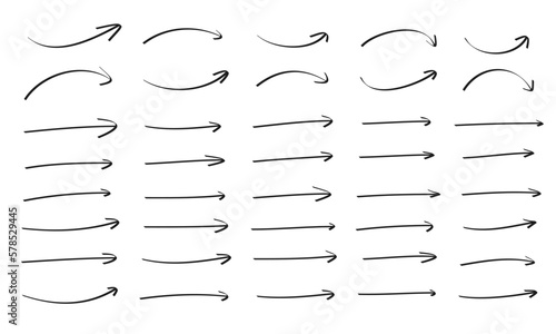 細いマーカーで描かれた40種類のストレートな矢印のセット