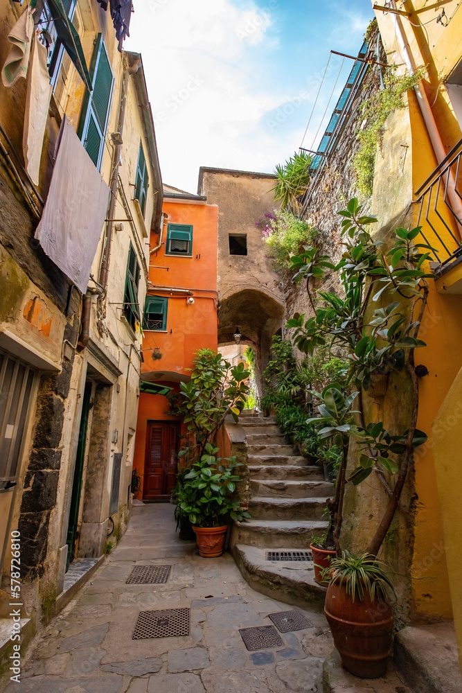 Traditional Italian architecture, colorful houses and narrow street in VERNAZZA, Italian Riviera, Cinque Terre, Liguria, Italy