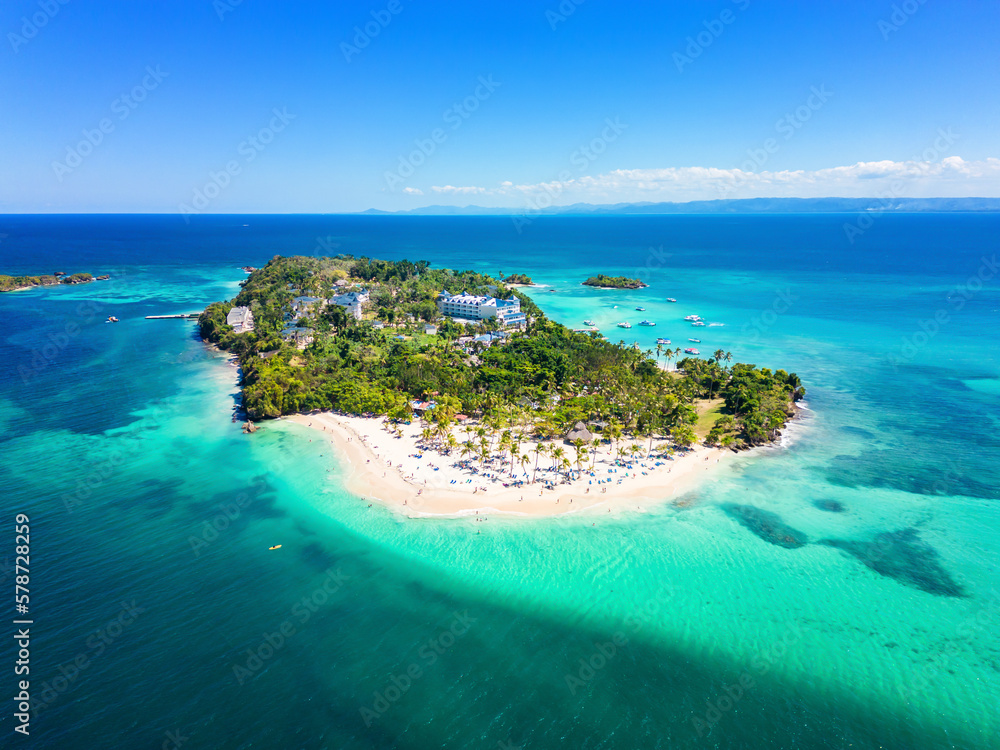 Cayo Levantado Bacardi Island. Popular destination for excursion to Samana, Dominican Republic - obrazy, fototapety, plakaty 