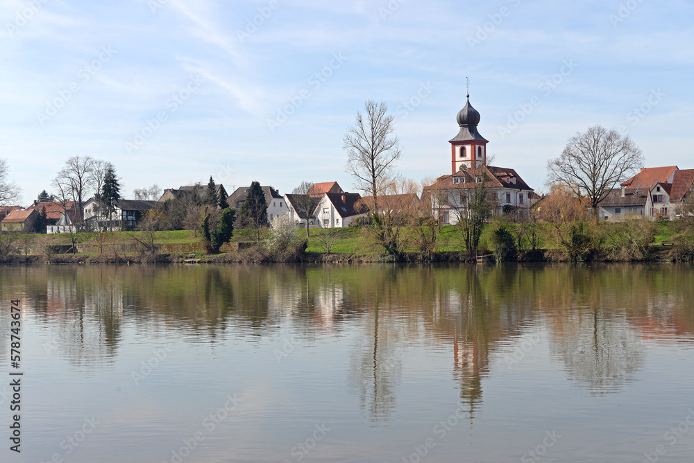 Panorama des hübschen Otes Ilvesheim am Neckar