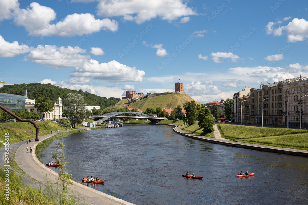 Obraz na płótnie Neris river with the view of Gediminas hill at summer, Vilnius, Lithuania w salonie