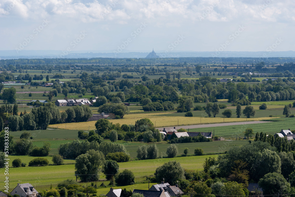 View of the Mont Saint-Michel and the countryside from the Mont-Dol (Mont-Dol, Ile-et-Vilaine, Bretagne, France)
