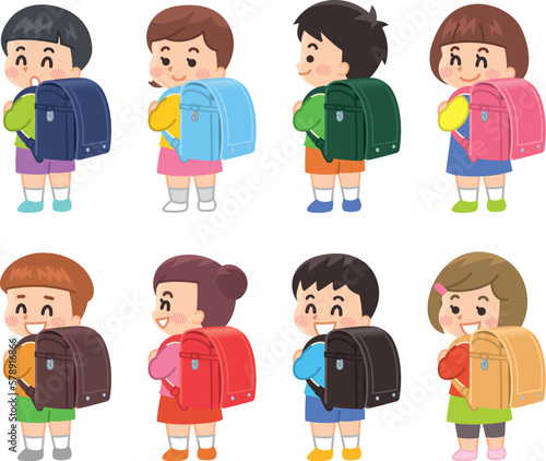 ランドセルを背負った小学生　入学