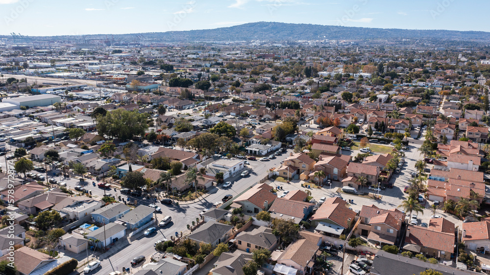 Afternoon view of a neighborhood in Wilmington, California, USA. - obrazy, fototapety, plakaty 