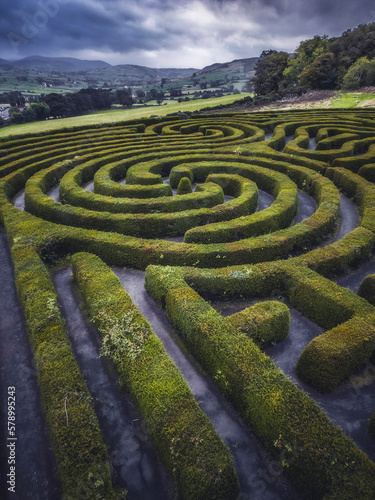 The peace maze è un bellissimo labirinto situato in uno splendido parco tra l'Irlanda e l' Irlanda del nord. Perdersi è molto facile. photo