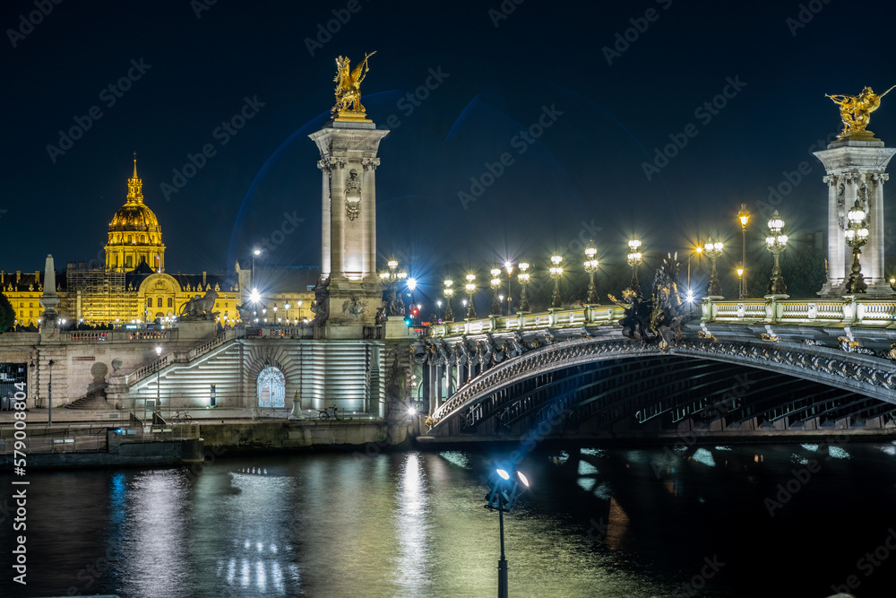 Pont Alexandre III, colonne et palais Bourbon