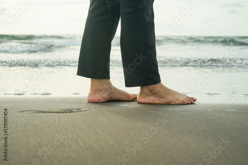 Set foot on the beach sand © Herwin Bahar