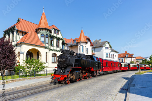 Obraz na płótnie Baederbahn Molli steam train locomotive railway in Bad Doberan, Germany w salonie