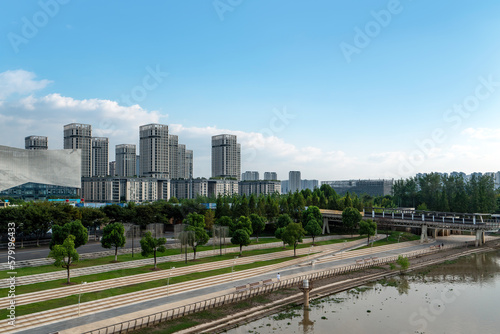 Nanjing Eye Step Bridge Financial Center Street View © 昊 周