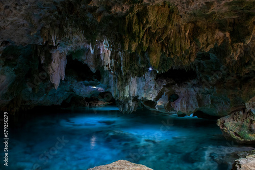 Ecopark Kantun-Chi underground cenote