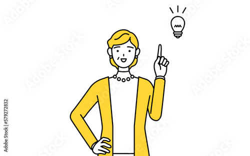 アイデアを思いついた定年退職したシニア・中年女性