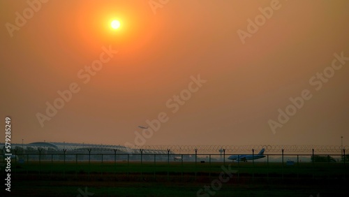 หีืหำะ runway  Suvarnabhumi Airport   Bangkok International airport  Thailand © Tanon