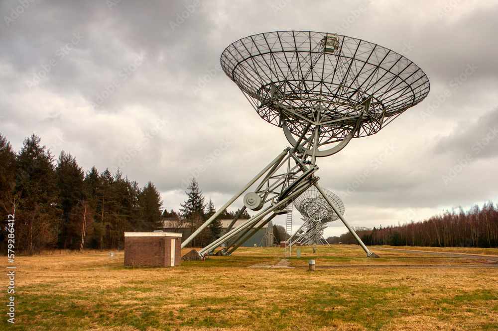 he Westerbork Synthesis Radio Telescope (WSRT) is an aperture synthesis interferometer built on the site of the former World War II Nazi detention and transit camp Westerbork, 
