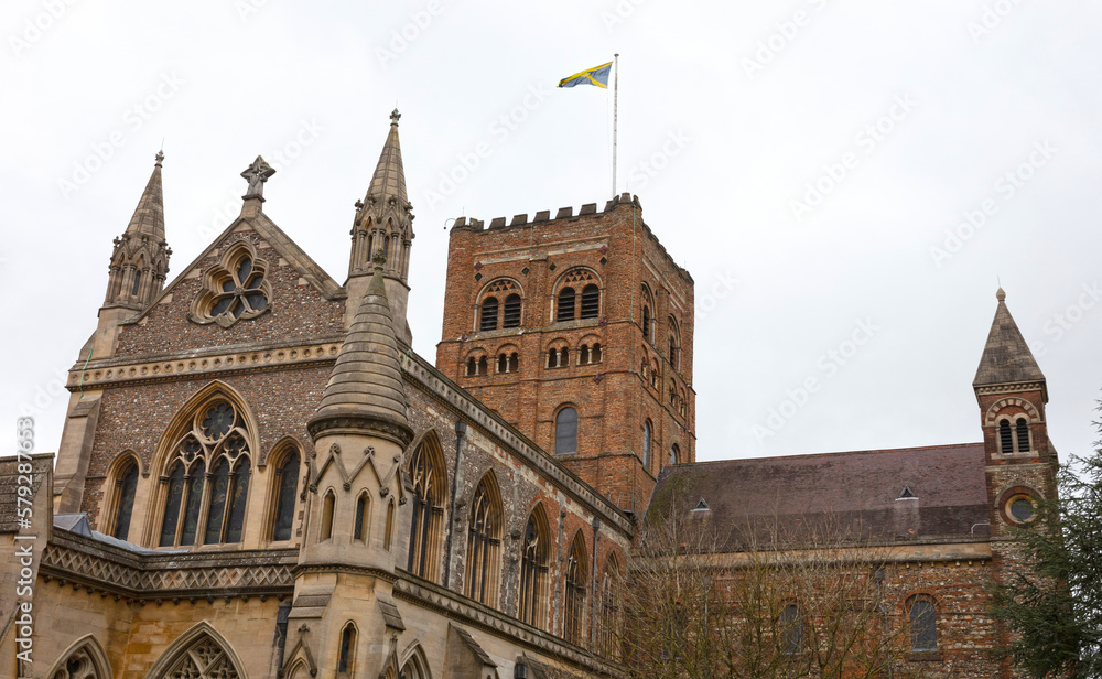 Fototapeta premium St Albans, United Kingdom on februari 28, 2023: Amazing St Albans Cathedral - Natural daylight Image