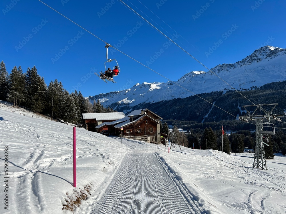 4pers. High speed chairlift (detachable) Pedra Grossa or 4er Hochgeschwindigkeits-Sesselbahn (Kuppelbar) Pedra Grossa in the Swiss winter resorts of Valbella and Lenzerheide - Switzerland (Schweiz)