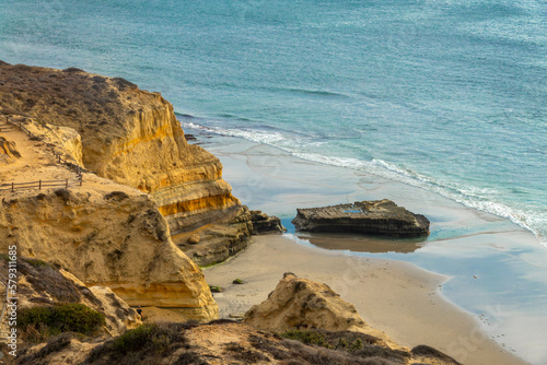 Фотография Flat rock and Torrey pines cliff, San Diego California