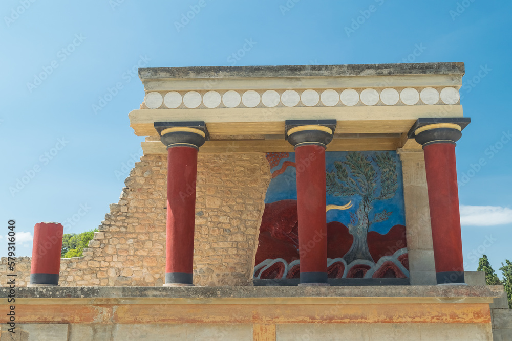 Fototapeta premium Palace of Knossos, colorful and ancient greek palace, Crete