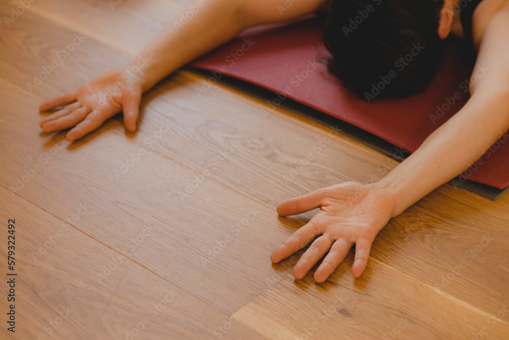 Yoga Studio Übungen auf der Matte Yoga Studio Übungen auf der Matte