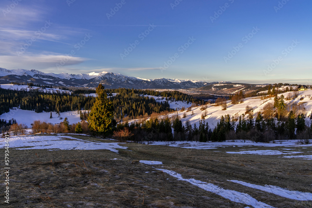 Naklejka premium Zakopane, Niedzica, Czorsztyn, Zamek, gotyk, górska rzeka, Kasprowy Wierch, Wysoki Wierch, Słowacja, Zamagurie, zima, śnieg, Giewont