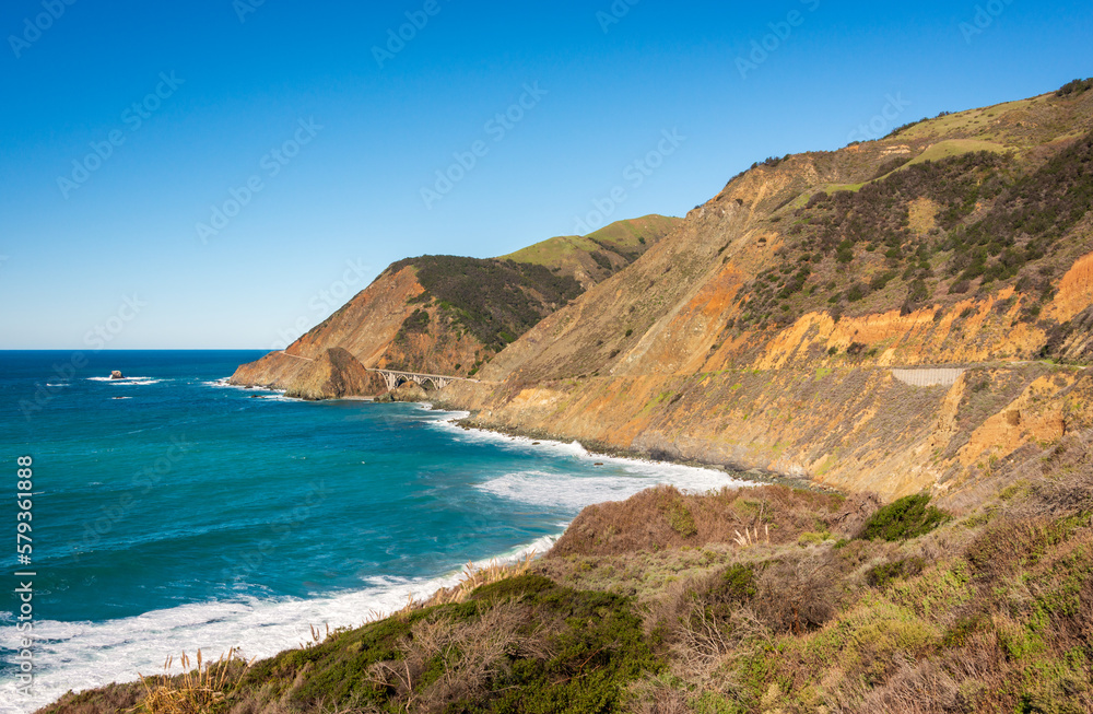 Fototapeta premium The Bixby Caynon Bridge at Big Sur