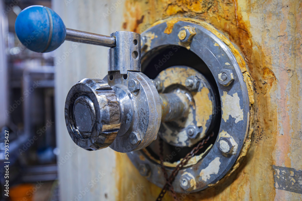 Refinery plant equipment for pipeline oil and gas valves at gas plant pressure safety valve Refinery plant equipment for pipeline oil and gas valves at gas plant pressure safety valve