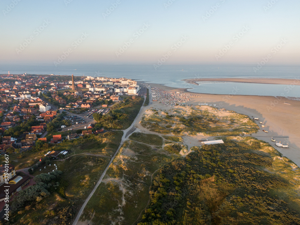 Borkum Nordstrand und Promenade - Luftaufnahme von oben