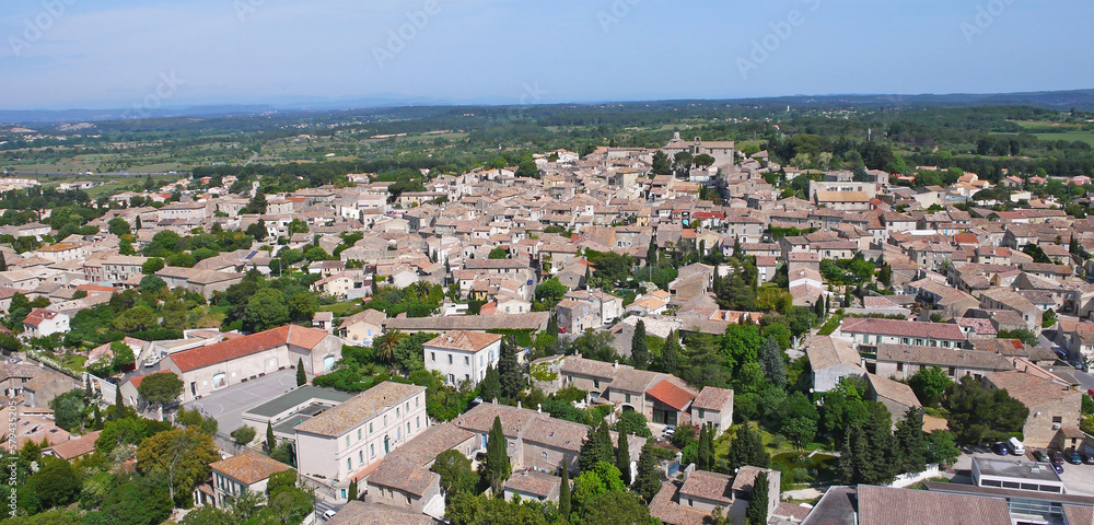 Photo aérienne Gallargues le Montueux, village du Gard , Vaunage, région nimoise, Occitanie, Languedoc Roussillon, Sud de la France