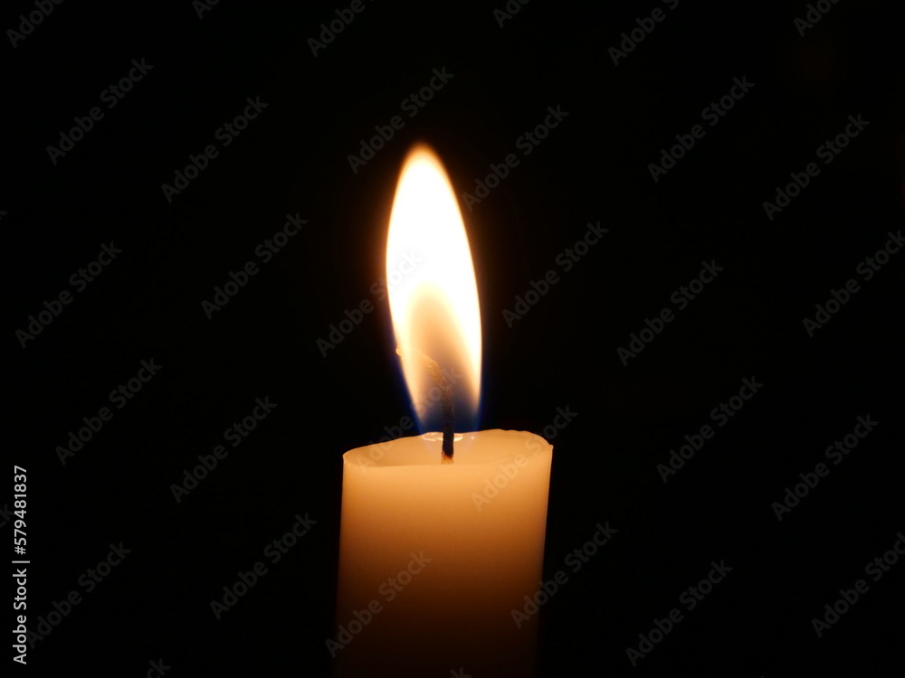 Wunderschönes, warmes Kerzenlicht Wunderschönes, warmes Kerzenlicht