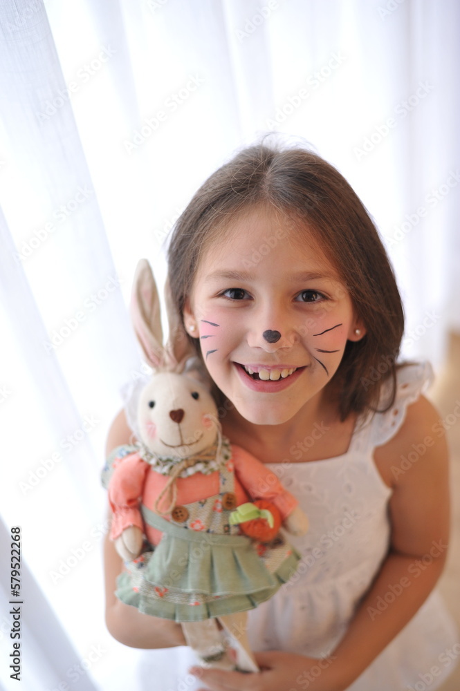 criança feliz com orelhas de coelho, páscoa encantada amor e diversão criança feliz com orelhas de coelho, páscoa encantada amor e diversão