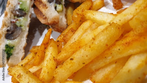 Obraz na płótnie French Fries with peri peri w salonie