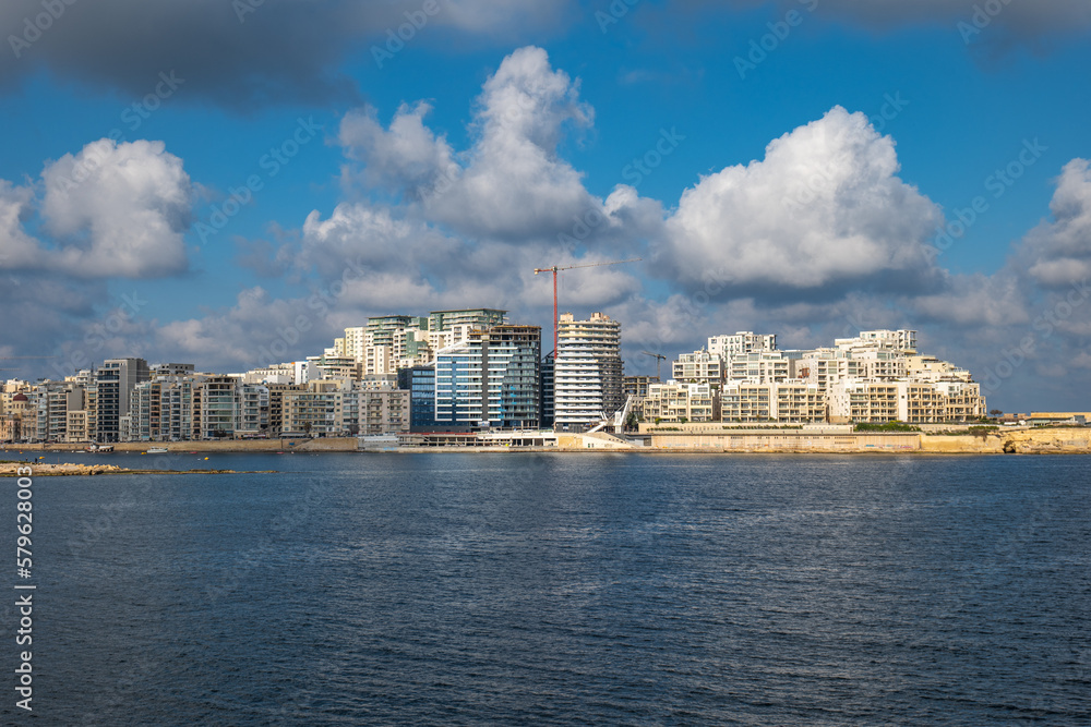Fototapeta premium Malta: An Island with a Rich Heritage and a Modern Flair