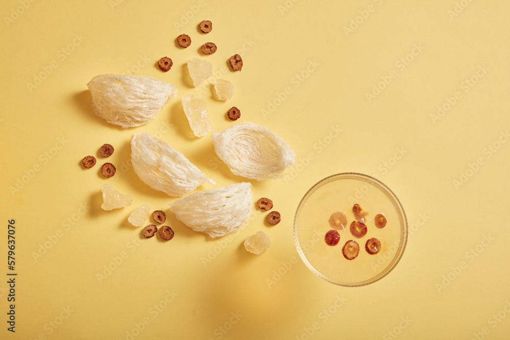 The bird's nest dish gives a sweet taste with jujube, rock sugar and