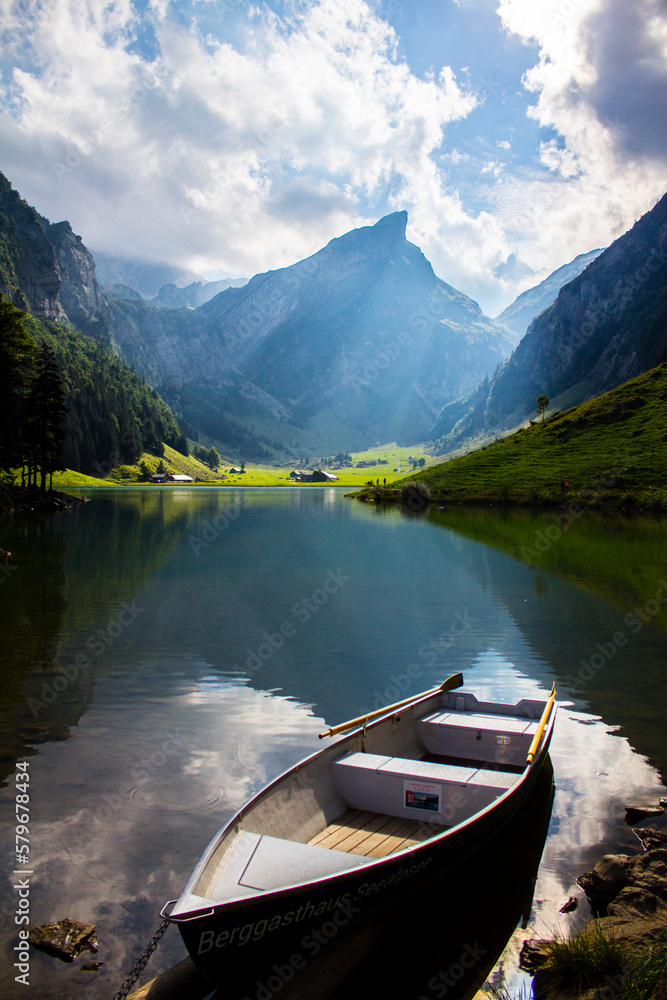 Obraz premium boat on the lake, Seealpsee, Switzerland