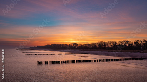 Zum Sonnenaufgang an der Ostsee in Zingst.