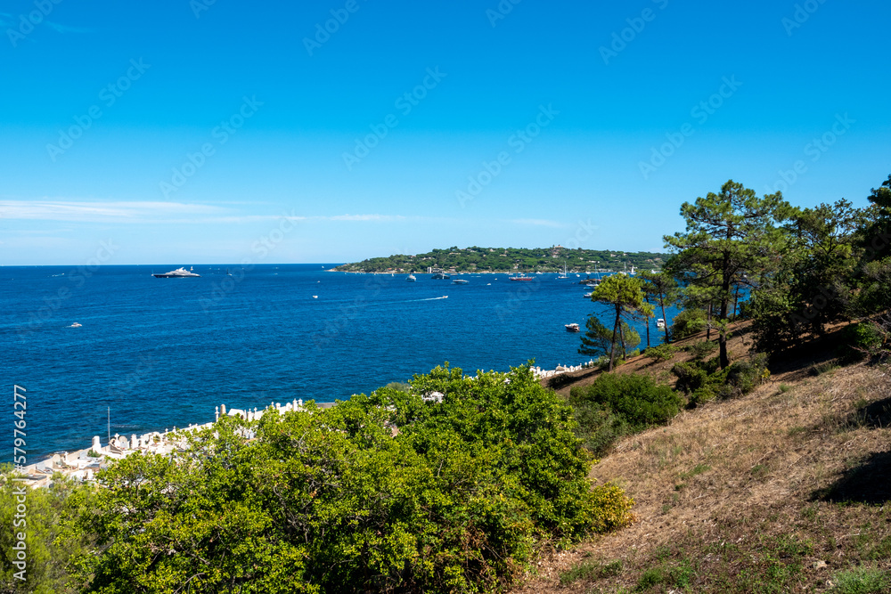 Saint-Tropez, la Baie des Canebiers, les Parcs de Saint-Tropez et le ...