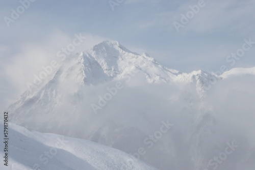 Nuages et neige sur les Pyrénées