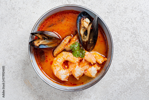 Photos French seafood bouillabaisse soup, top view