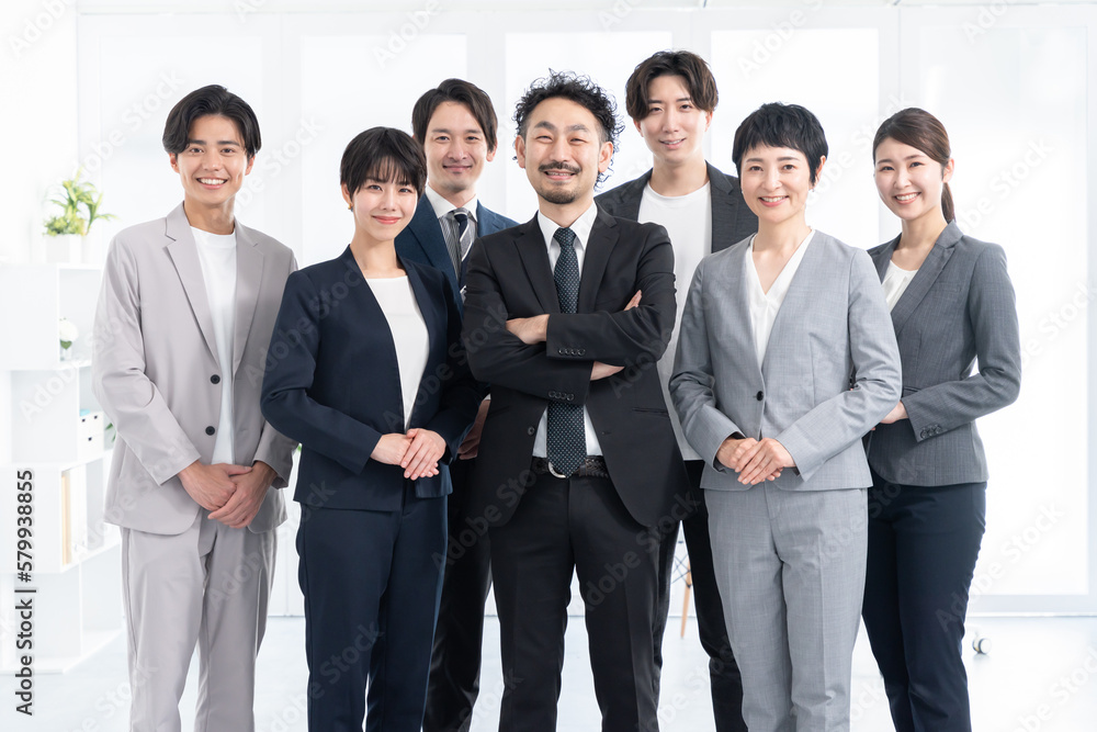 笑顔のビジネスマン(多人数・複数人・集合) 笑顔のビジネスマン(多人数・複数人・集合)