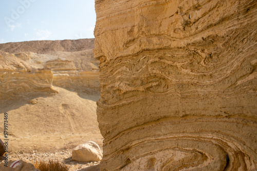 a pattern on rocks in a wady