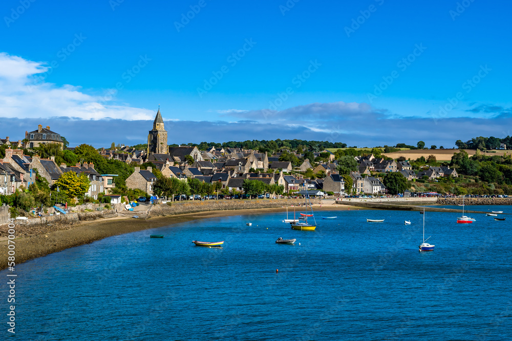 Naklejka premium Breton Village Saint Suliac And Atlantic Coast In Department Ille et Vilaine In Brittany, France
