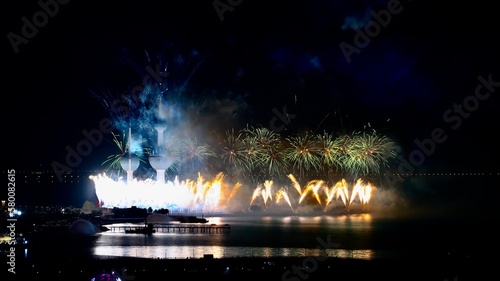 Fototapeta Naklejka Na Ścianę i Meble -  Kuwait fireworks