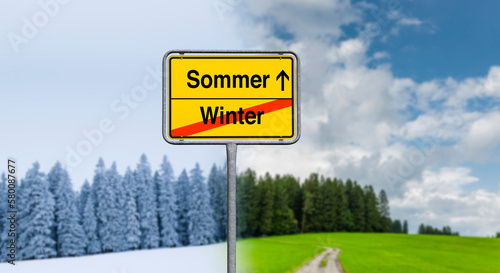 Jahreszeitwechsel von Winter zu Sommer in einer Landschaft