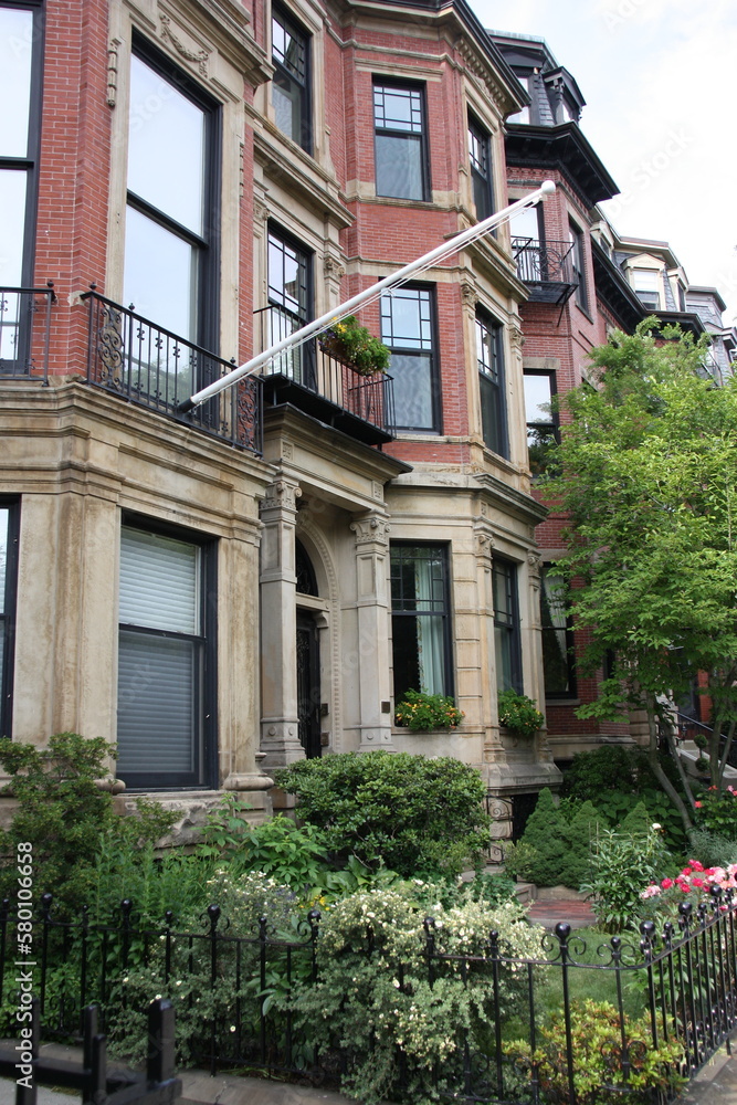 Fototapeta premium Maison victorienne et jardin à Boston. USA