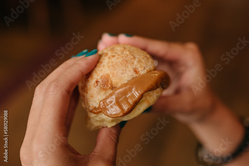 Cafeteria - Cheese bread stuffed with dulce de leche