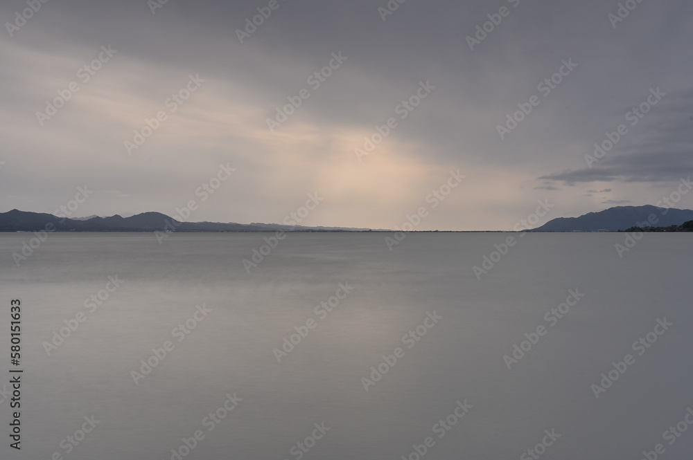 曇天の宍道湖