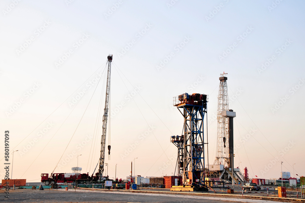 Obraz premium Oil pump and oil drilling equipment