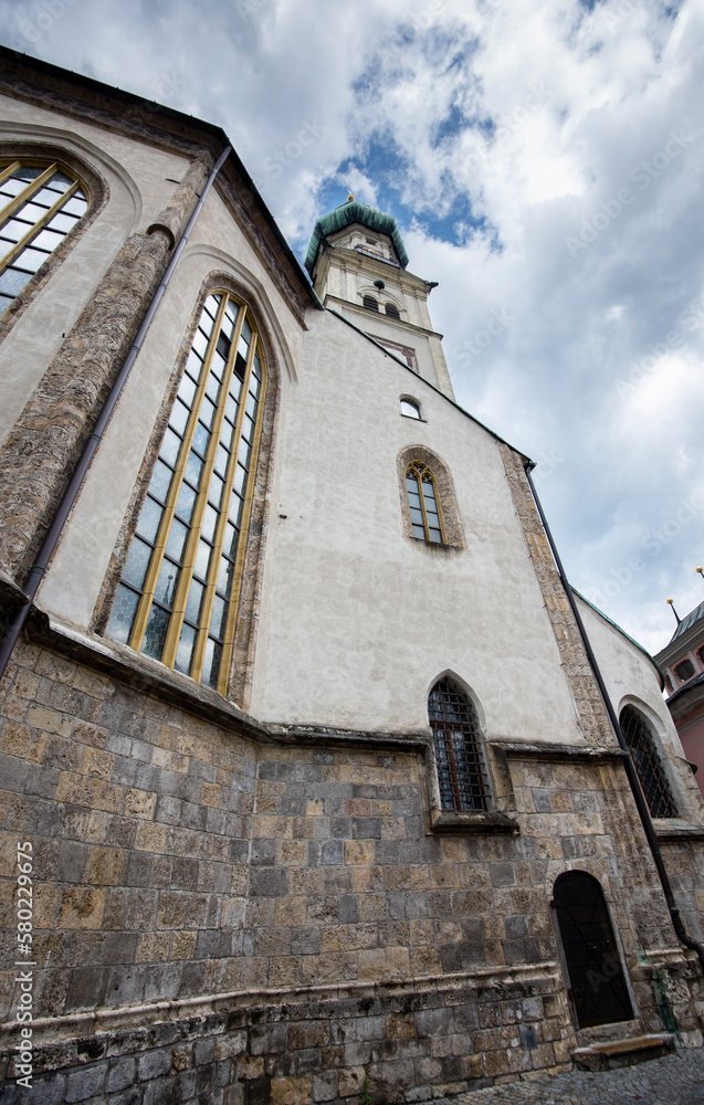 Fototapeta premium Parish church of St. Nicholas, in the old town of Hall in Tyrol, Austria