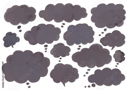 水彩で描いた手描きのくすみカラーのもやもやした雲形吹き出し